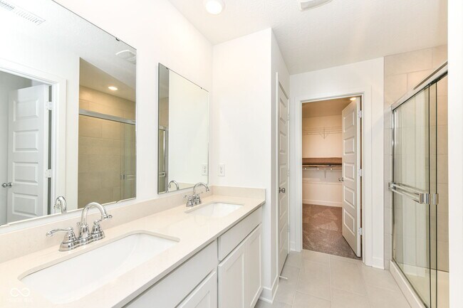 Building Photo - 16913 Sherwin Ct