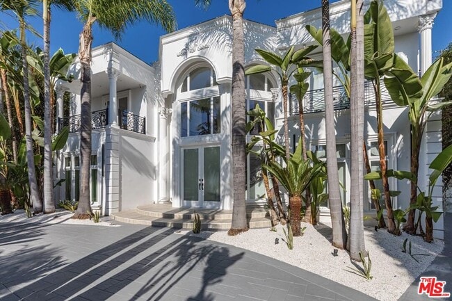 Building Photo - 504 Elm Dr