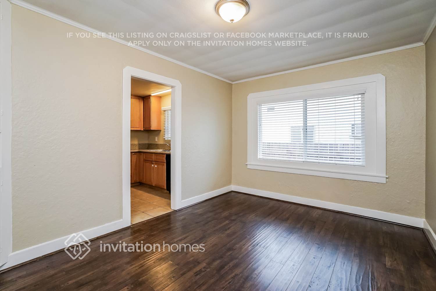 Building Photo - 10018 Silverton Ave