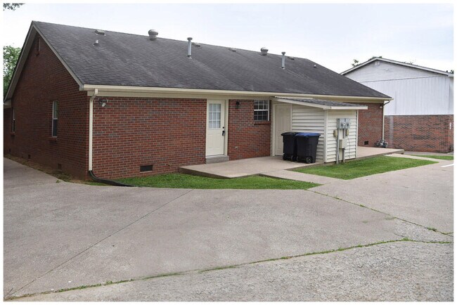 Building Photo - 107 Oakmont Ln