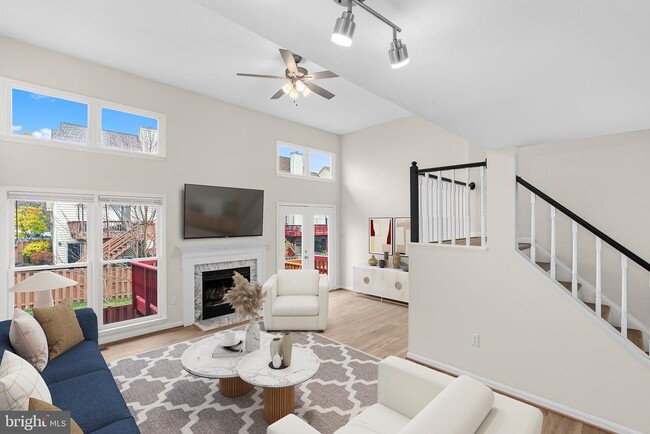 Building Photo - 13920 Baton Rouge Ct