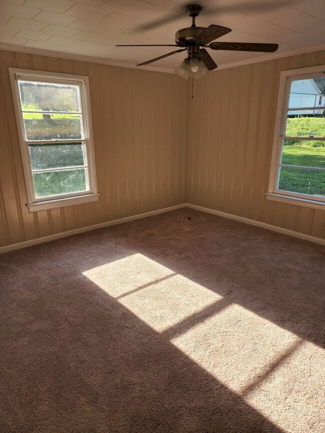 Building Photo - BELOW MARKET RENT!