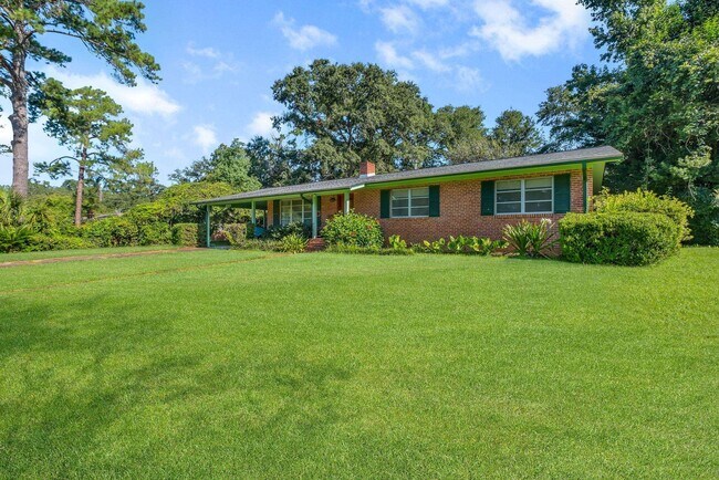 Building Photo - 1230 Circle Dr