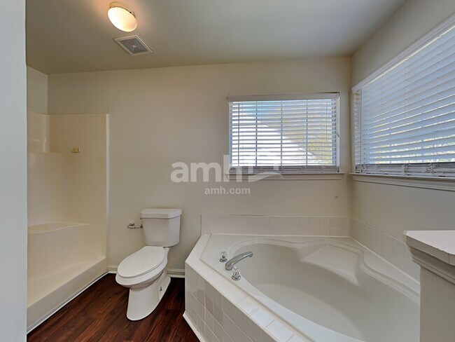 Building Photo - 4 Cherrystone Ct