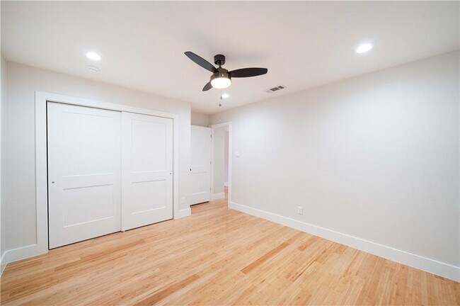 Building Photo - 2515 Berkett Dr