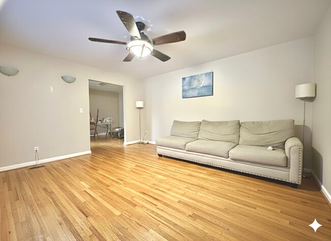 Building Photo - 2 Huber Pl