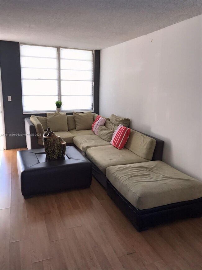 Building Photo - 1732 Meridian Ave