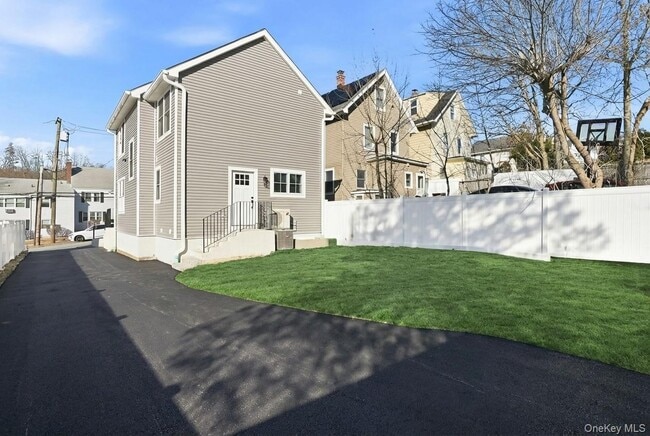 Building Photo - 78 N Kensico Ave