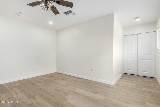 Building Photo - 1606 W Keim Dr