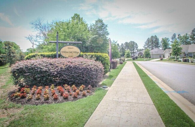 Building Photo - 3262 Alexandria Dr