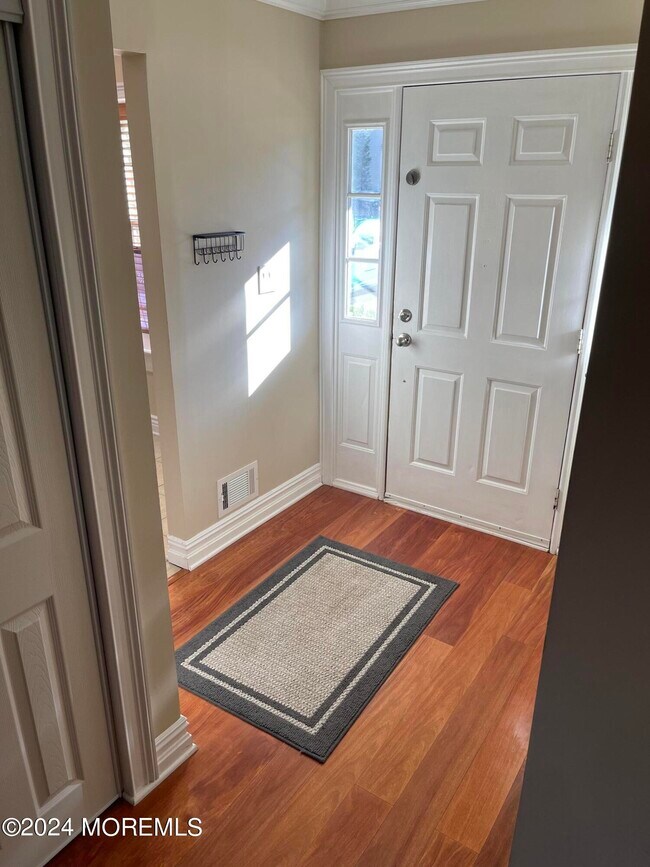 Building Photo - 173 Edinburgh Ct