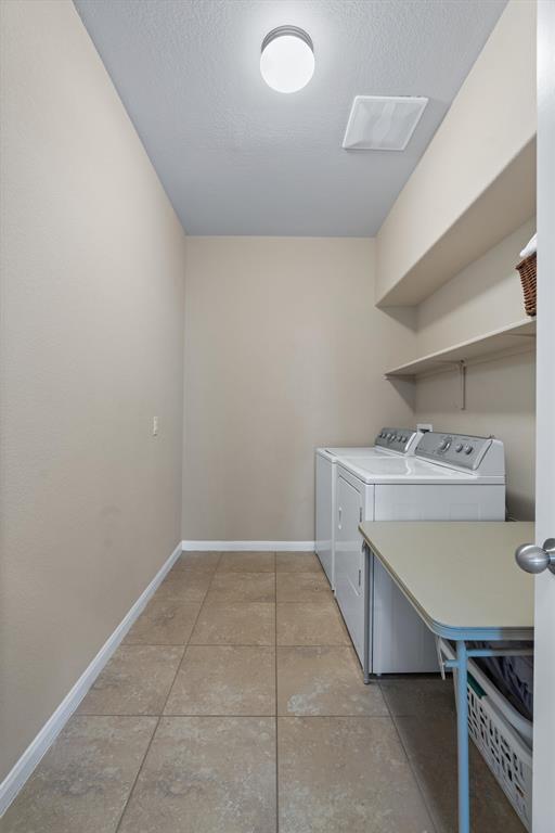 Building Photo - 2428 Lyla Ln