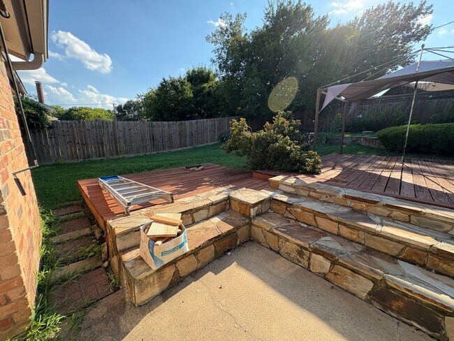 Building Photo - Great 3-bed 2-bath Home Birdville ISD *New...