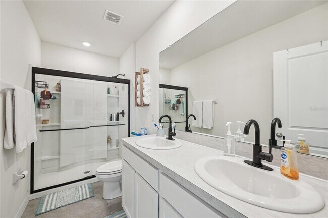 Building Photo - 16646 Maude Dr