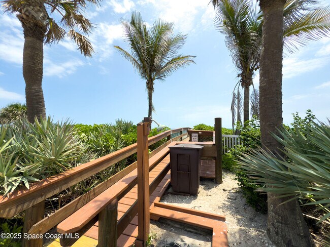 Building Photo - 1465 Jimmy Buffett Mem Hwy
