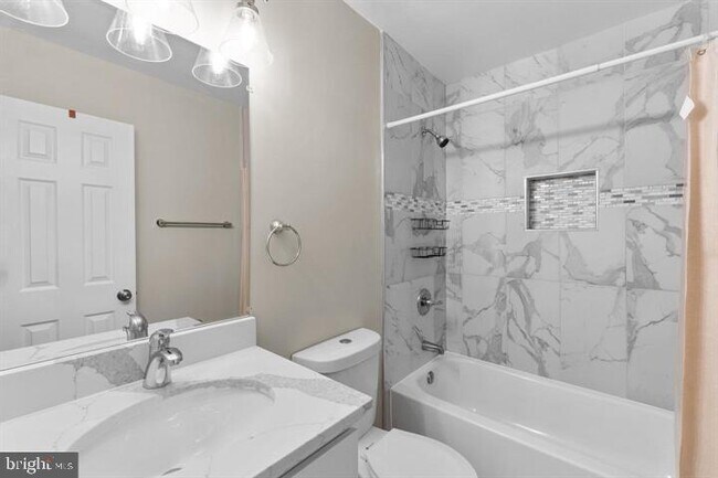 Building Photo - 3715 Mainsail Cove