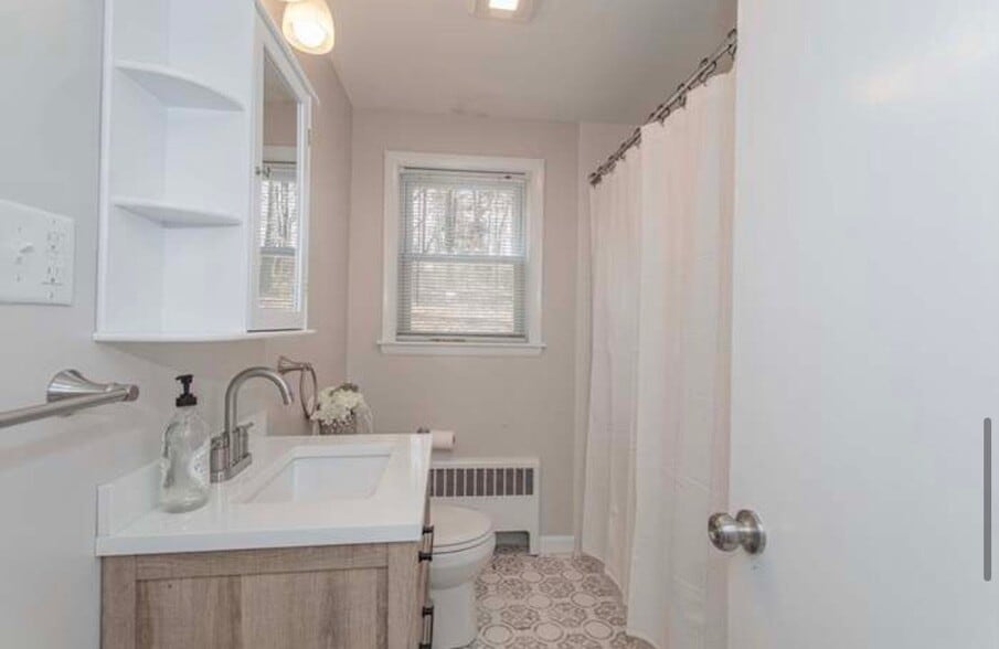 Building Photo - 215 Blue Hill Dr