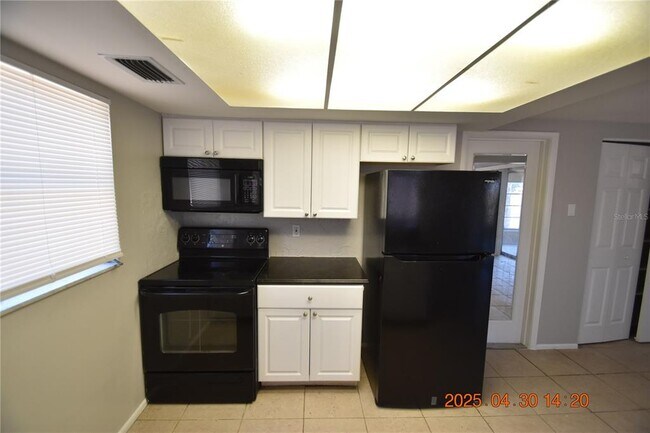 Building Photo - 3221 Topp Dr