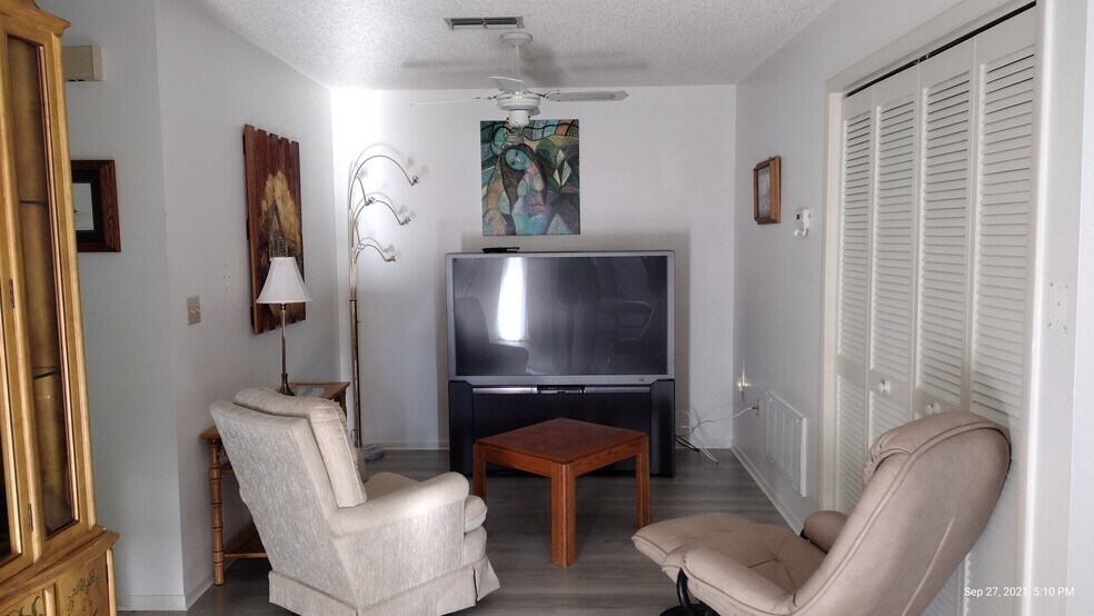 Building Photo - 4454 Pelorus Dr