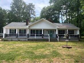 Building Photo - Rancher Located in York County School District