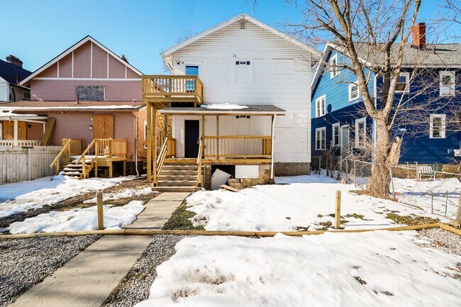 Building Photo - 98-100 N Hague Ave