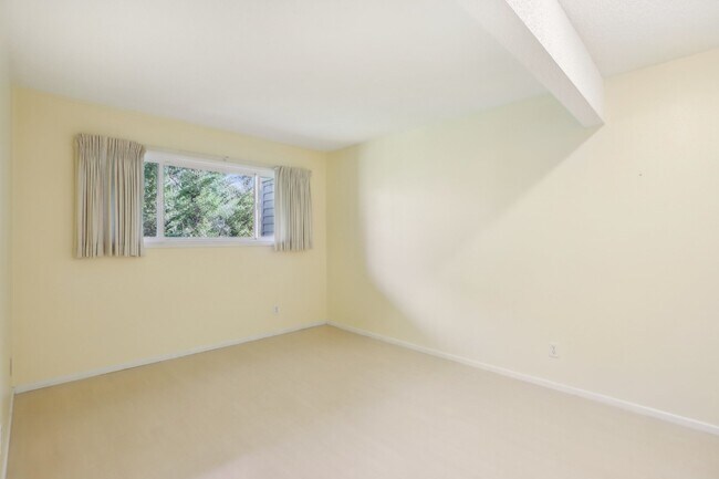 Building Photo - 4621 SW Caldew St