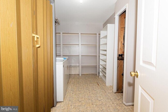 Building Photo - 2406 Rosecroft Ct