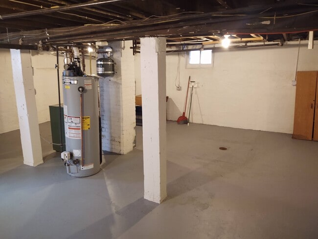 Building Photo - 712 4th St NW