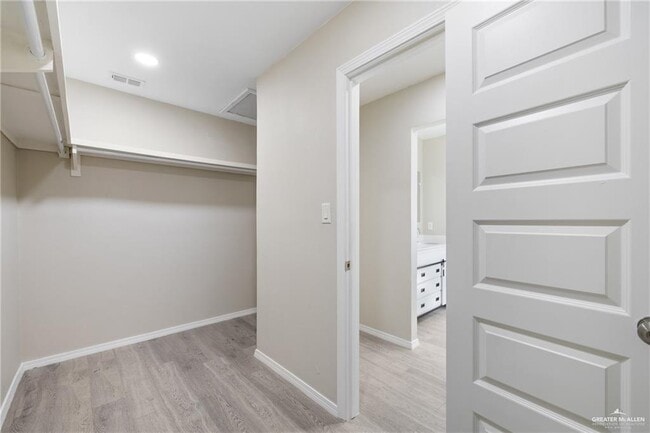 Building Photo - 17 Standard Ave