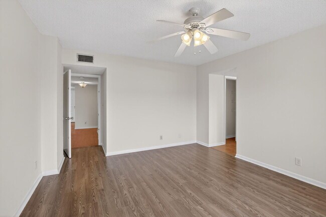 Building Photo - 8030 Hampton Blvd