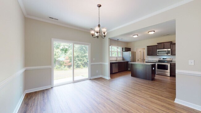 Building Photo - 215 Purple Martin Dr