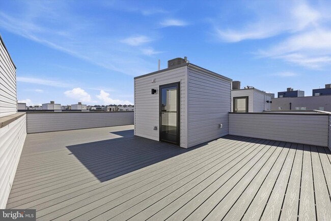 Building Photo - 3016 S Northbank Pl