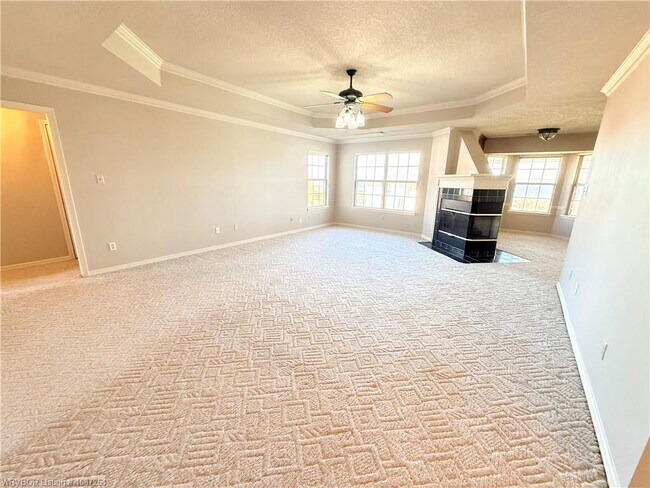 Building Photo - 3140 Eagle Dr