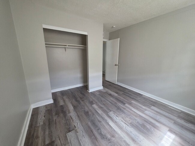 Building Photo - Charming & Light-Filled 2-Bedroom Duplex!