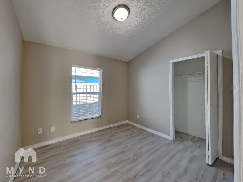 Building Photo - 9591 Lupine Ave