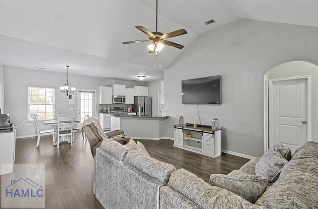 Building Photo - 56 Avondale Dr NE