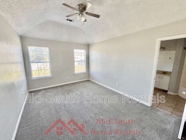Building Photo - 55 Oakridge Cove