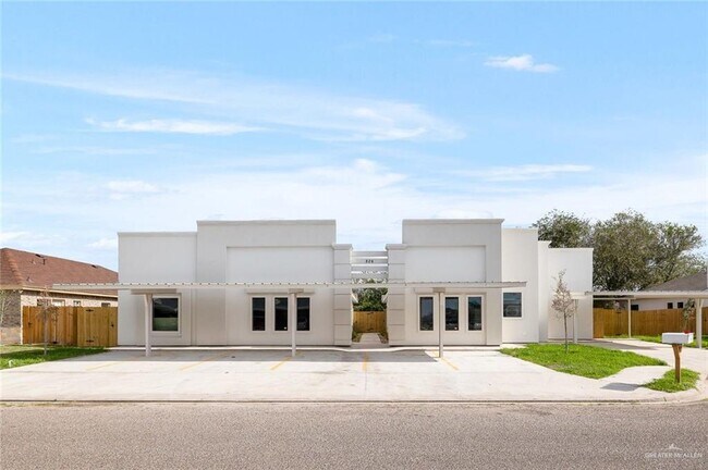 Building Photo - 14 W Harrison Ave