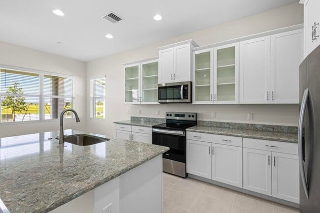 Building Photo - 14184 Lacebark Ln