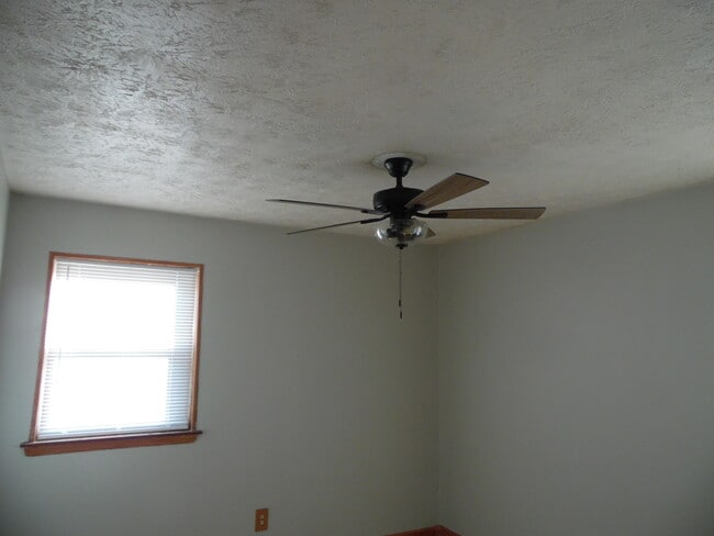 Building Photo - 1574 Kilkenny Dr
