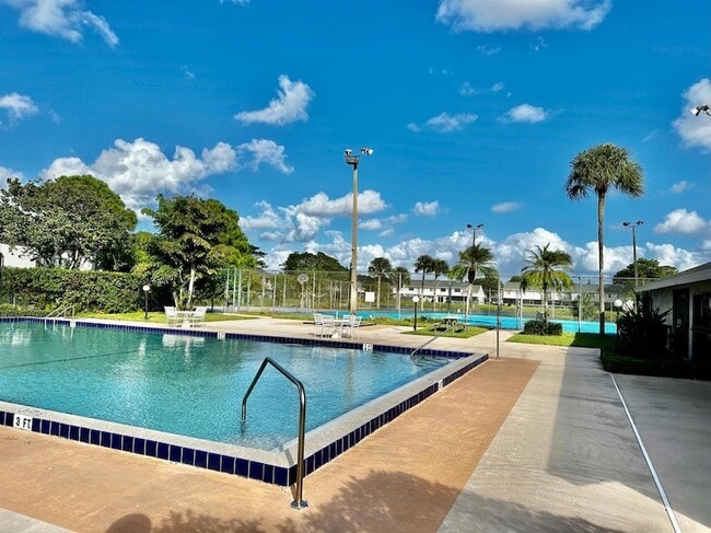 Primary Photo - 5704 Channel Dr