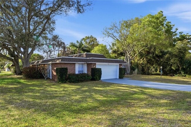 Building Photo - 2195 43rd Ave