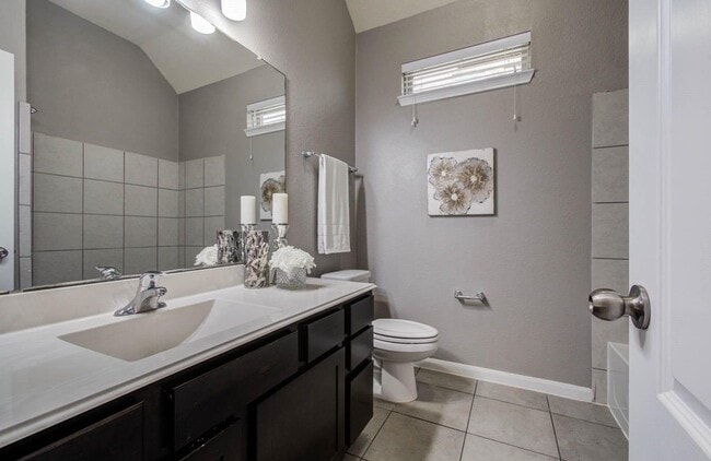 Building Photo - 17622 Quiet Shores Dr