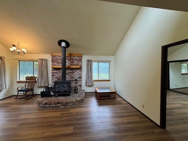 Building Photo - 2437 Ridgewood Dr