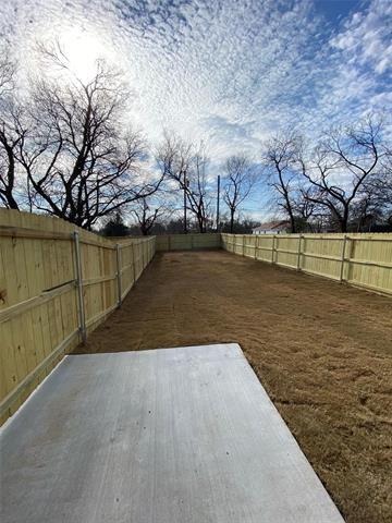 Building Photo - 1022 W Shepherd St