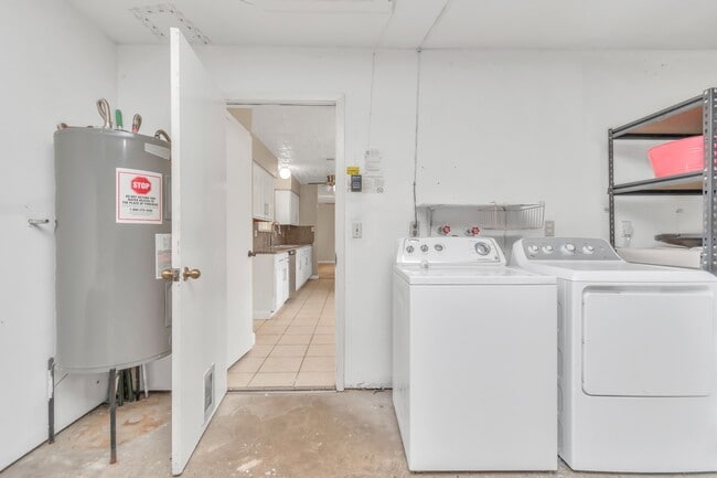 Building Photo - 13411 Splintered Oak Dr