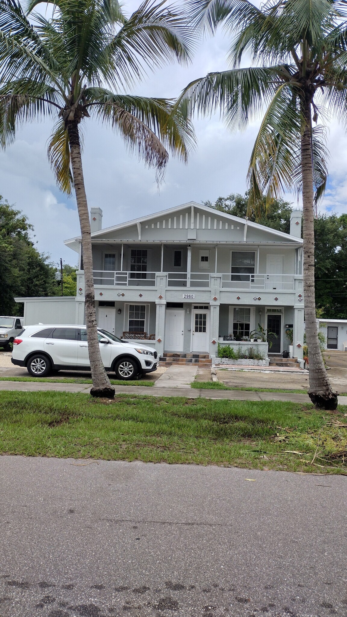 Charming old Florida fourplex - 2960 Nelson St