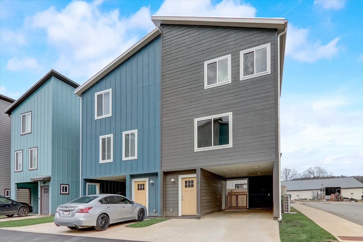 Building Photo - 1 W Citra St