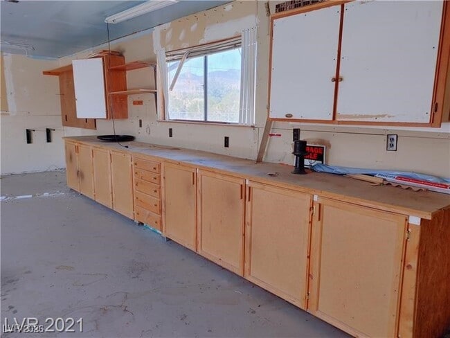 Building Photo - 630 E Simkins Rd