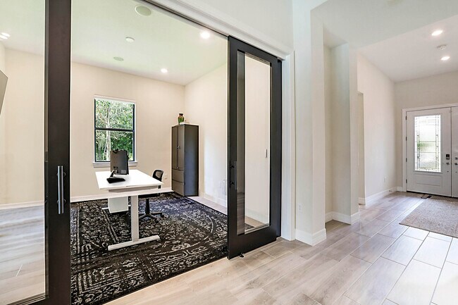 Building Photo - 11624 SALLY ANN Dr